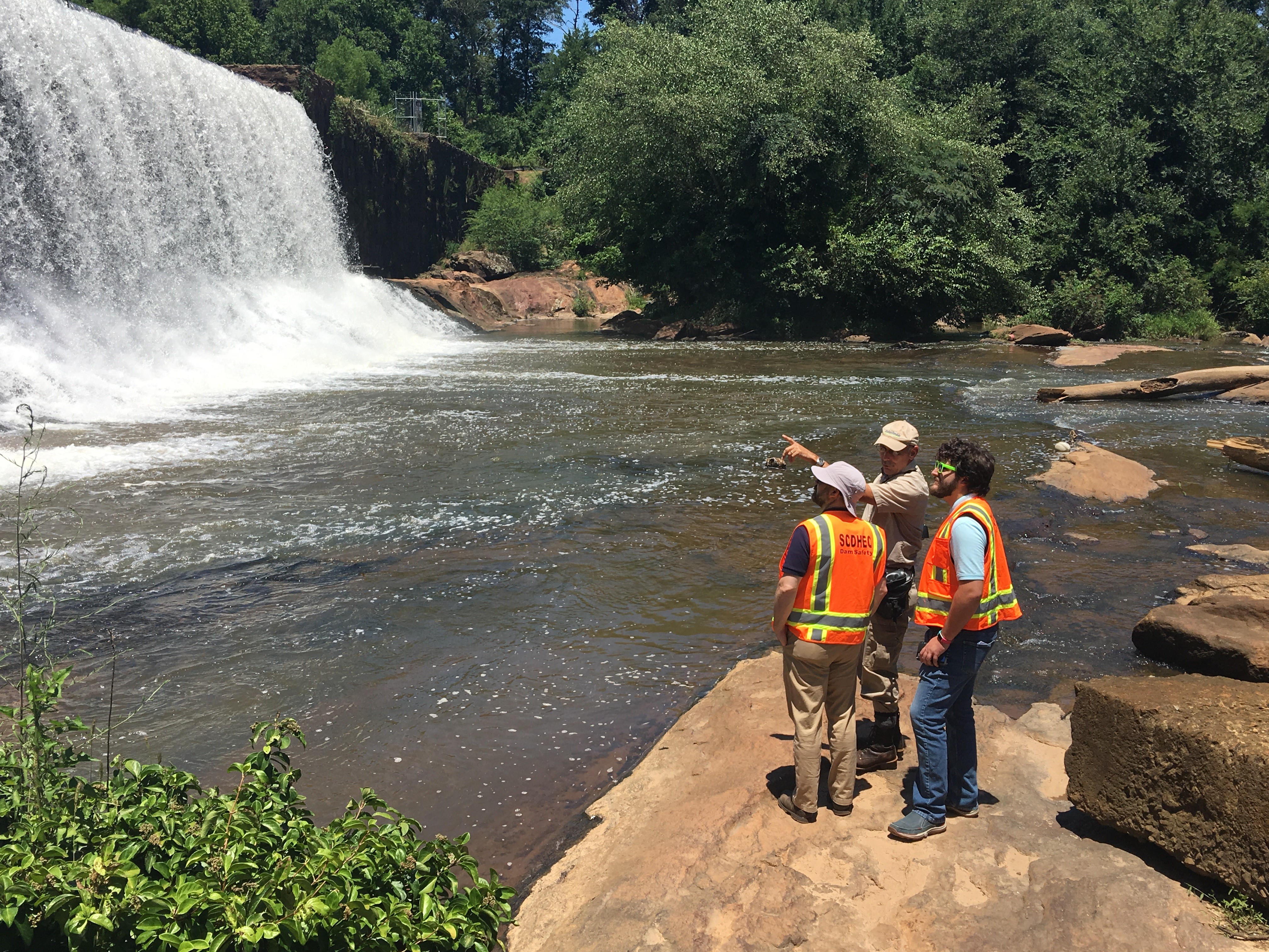 DHEC Dam Workers